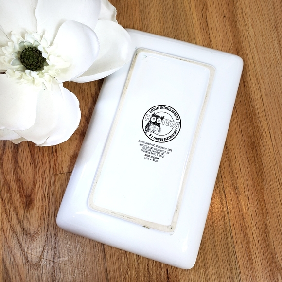 Hooters 25th Anniversary Owl Serving Dish/Plate - Picture 3 of 5